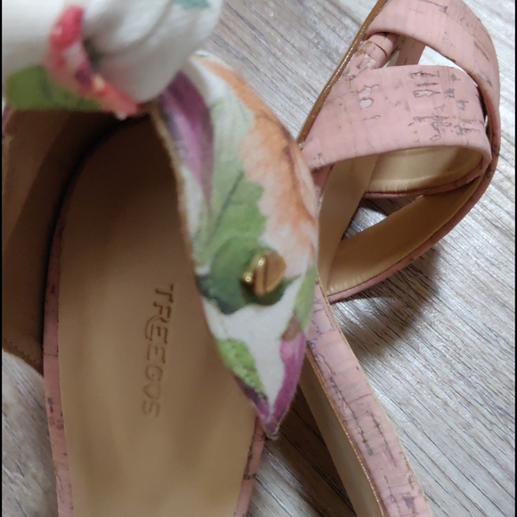 Shoes - Picture 4 of 4